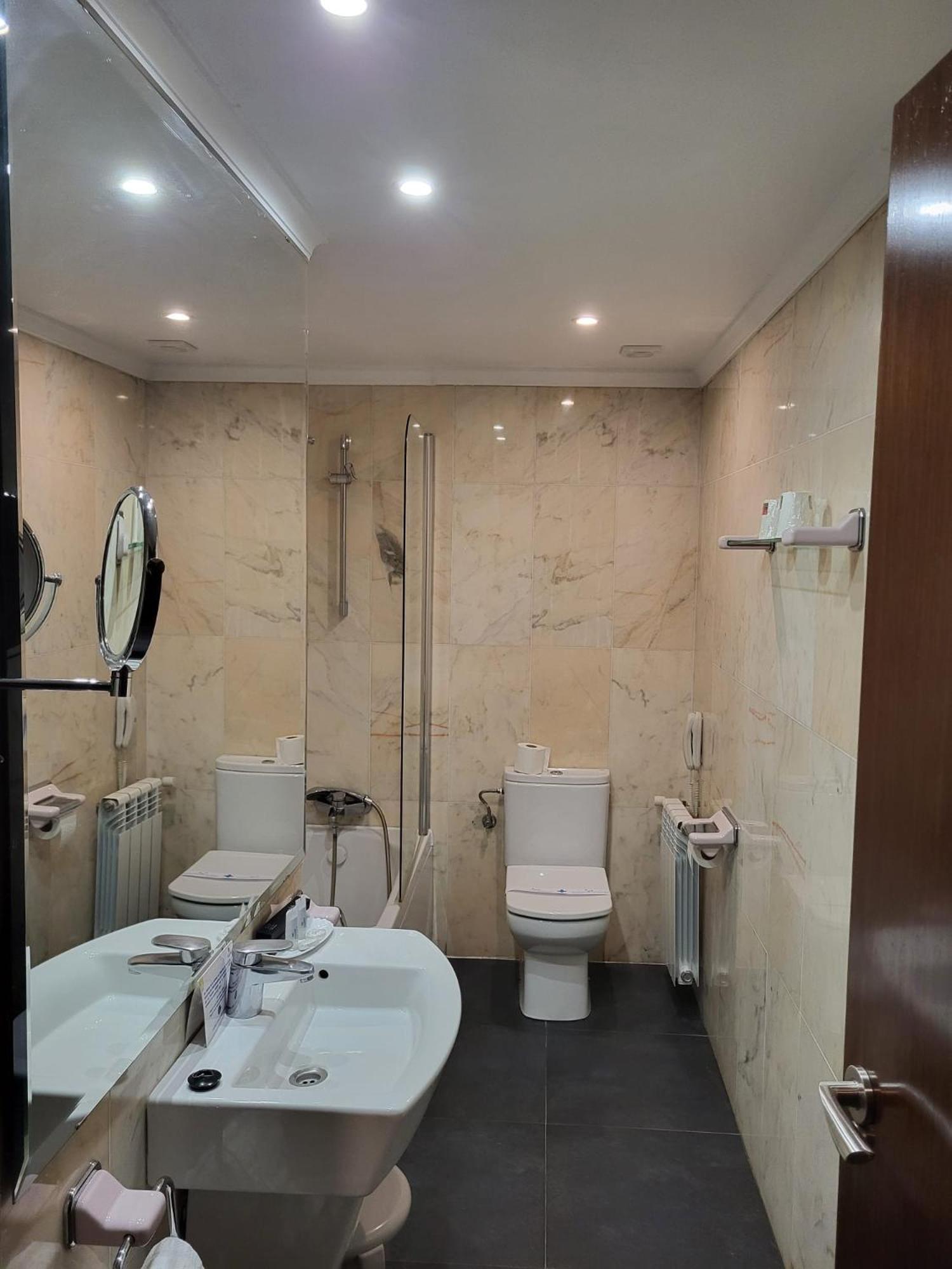 Hotel Leonor Miron Сория Экстерьер фото